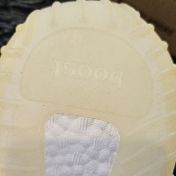 YEEZY BOOST 350 V2 (NATURAL COLORWAY) - Picture 7 of 11
